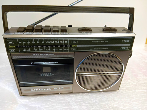 Grundig 225 - rr,